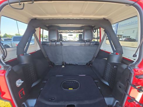 Used 2017 Jeep Wrangler Unlimited Sport w/ Quick Order Package 24S AWD/4WD image 16