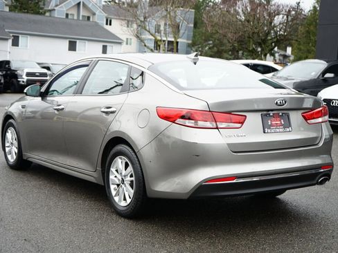Used 2017 Kia Optima LX image 3
