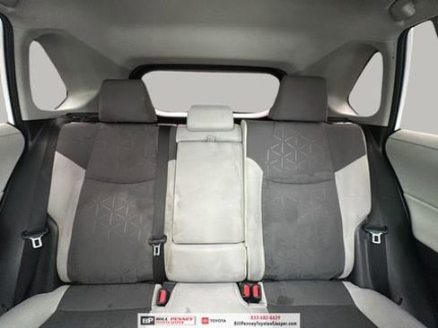 Used 2021 Toyota RAV4 XLE w/ Convenience Package image 18