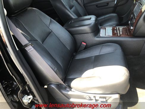 Used 2013 Chevrolet Avalanche LTZ AWD/4WD image 24