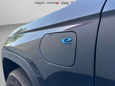 Used 2022 Jeep Grand Cherokee Limited 4xe w/ Luxury Tech Group II AWD/4WD image 32