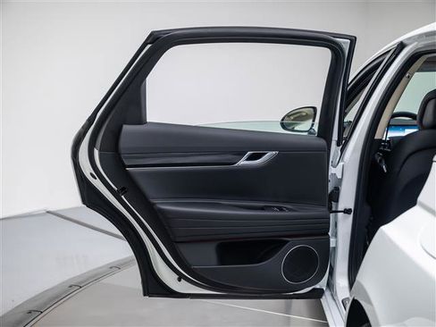 New 2026 Genesis G80 2.5T image 28