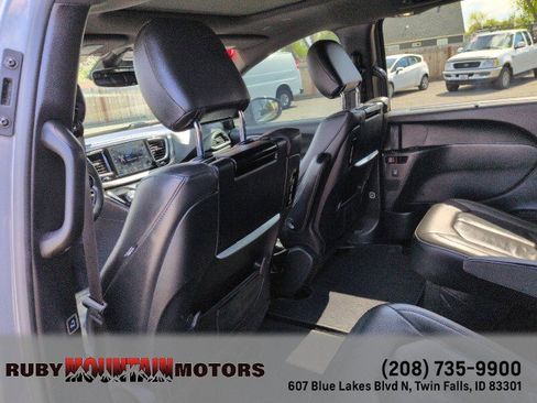 Used 2020 Chrysler Pacifica Touring-L Plus FWD image 24