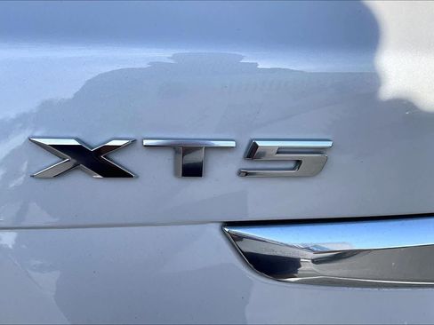 Used 2017 Cadillac XT5 Luxury image 10