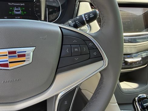 Certified 2024 Cadillac XT5 Premium Luxury FWD image 24