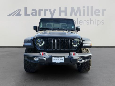 New 2025 Jeep Gladiator Rubicon w/ Safety Group image 8