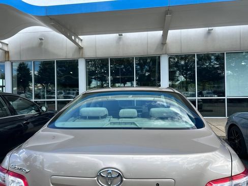Used 2009 Toyota Camry LE FWD image 8