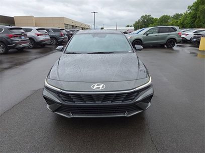 New 2025 Hyundai Elantra SEL