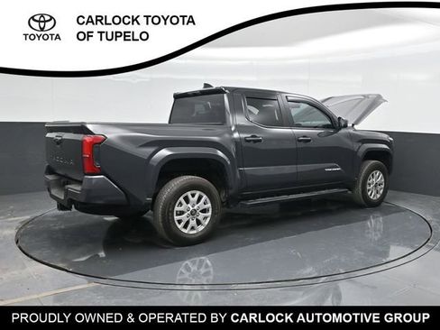 Used 2025 Toyota Tacoma SR5 image 33