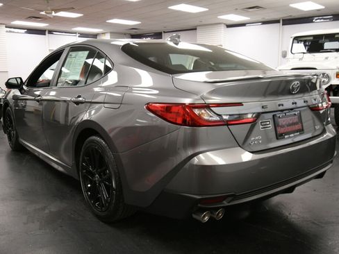 Certified 2025 Toyota Camry SE image 5