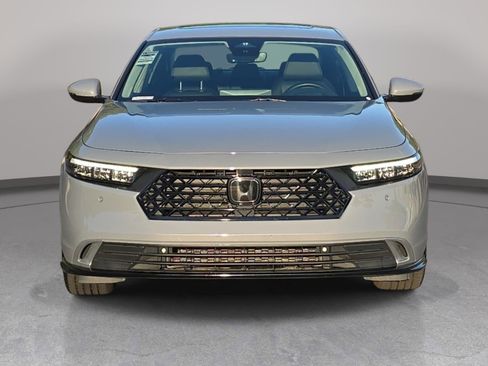 Used 2024 Honda Accord Touring image 2