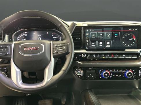 Used 2025 GMC Sierra 2500 SLT w/ SLT Convenience Package AWD/4WD image 11