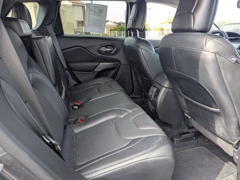 Used 2021 Jeep Cherokee Limited AWD/4WD image 32
