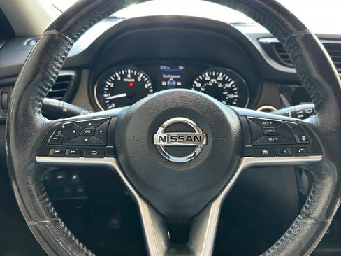 Used 2018 Nissan Rogue SL FWD image 24