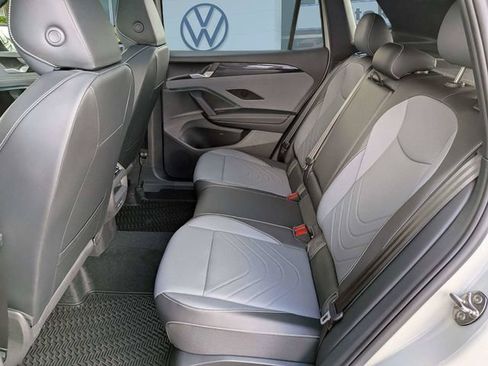 New 2026 Volkswagen Tiguan SE R-Line FWD image 15