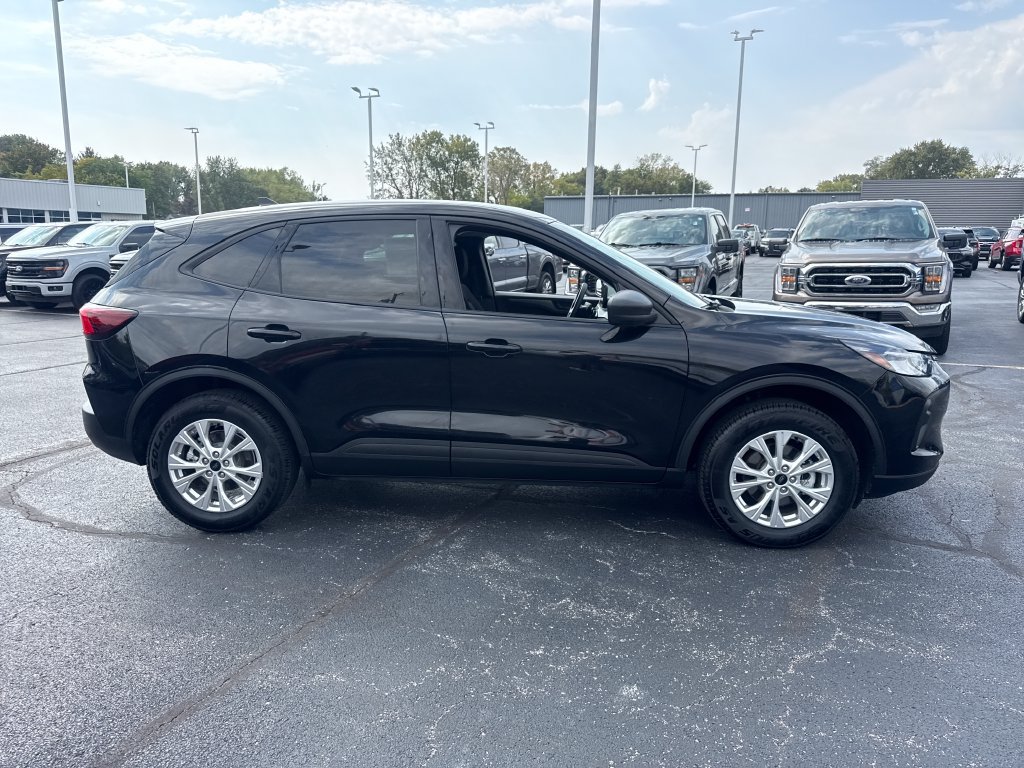 Used 2025 Ford Escape Active AWD/4WD image 6