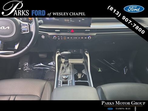 Used 2025 Kia Sorento EX w/ Panoramic Sunroof Package image 13