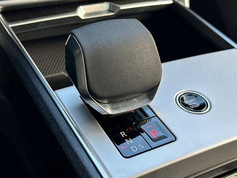 New 2026 Land Rover Range Rover SE image 23