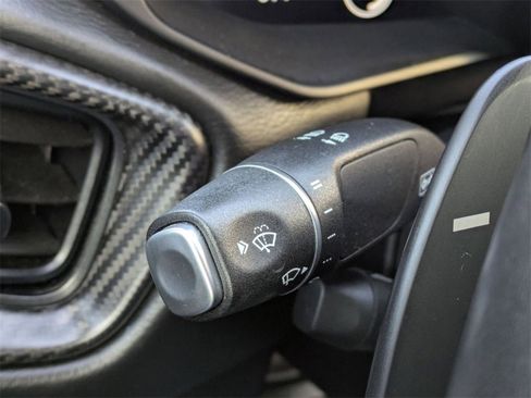 Used 2019 Aston Martin V8 Vantage Coupe image 22