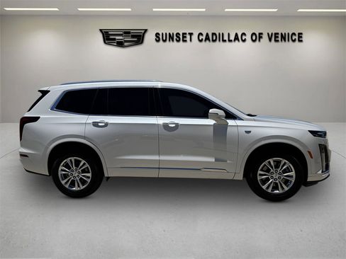 New 2025 Cadillac XT6 Luxury FWD image 2