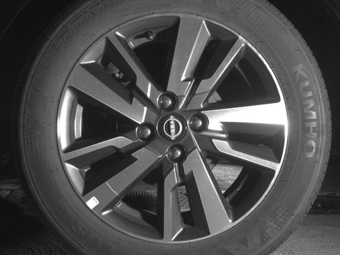 Used 2025 Nissan Versa SV FWD image 14
