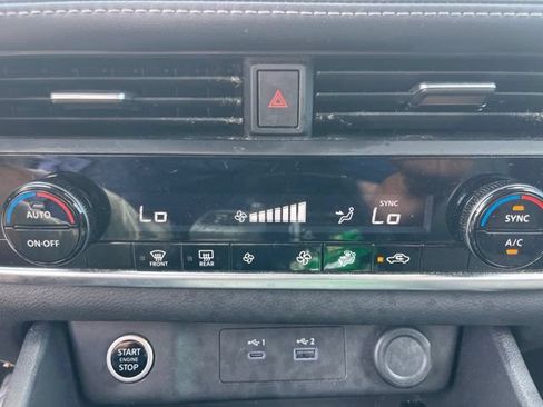 Used 2023 Nissan Rogue SV FWD image 23