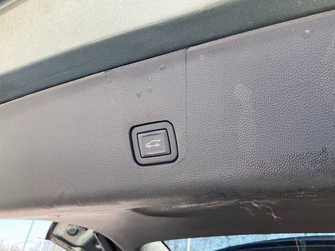 Used 2023 Chevrolet Traverse LT w/ LPO, Floor Liner Package image 18