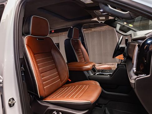 Used 2024 GMC Sierra 2500 Denali Ultimate w/ Max Trailering Package image 29