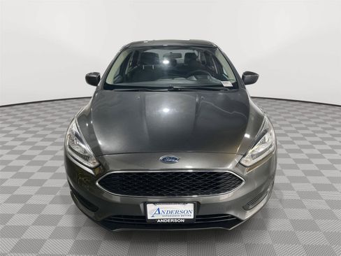 Used 2018 Ford Focus SE FWD image 4