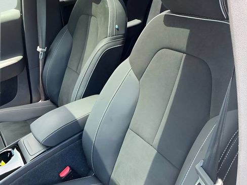 Used 2023 Volvo XC40 Recharge Ultimate AWD/4WD image 26