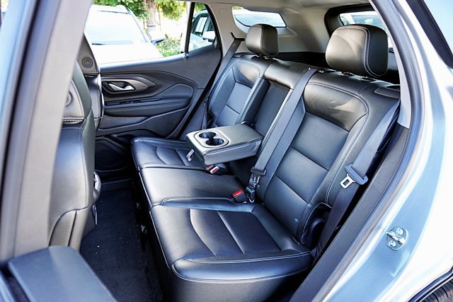 Used 2024 GMC Terrain SLT AWD/4WD image 17