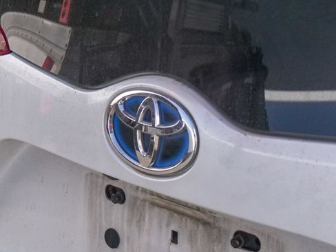 Used 2022 Toyota Prius Prime Limited FWD image 11