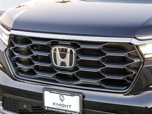 Used 2025 Honda Pilot EX-L image 6