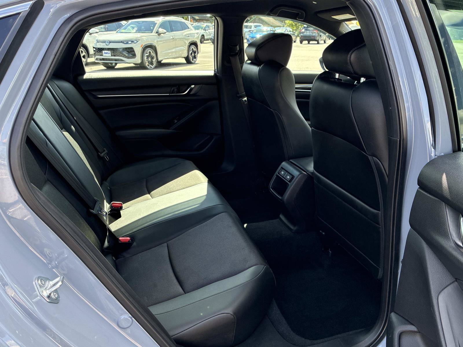 Used 2022 Honda Accord Sport image 11