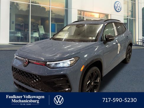 New 2026 Volkswagen Tiguan SE R-Line image 1