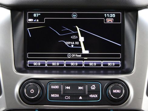 Used 2017 Chevrolet Suburban LT image 29