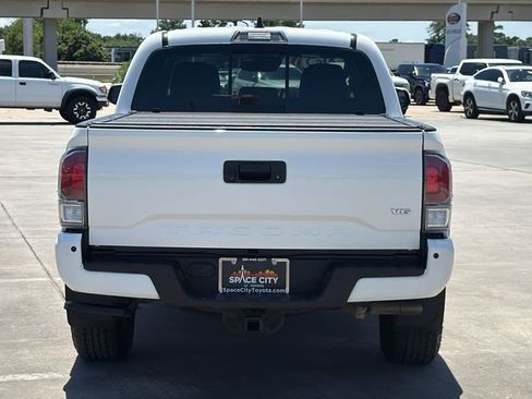Certified 2023 Toyota Tacoma TRD Off-Road w/ TRD Premium Off Road Package AWD/4WD image 4