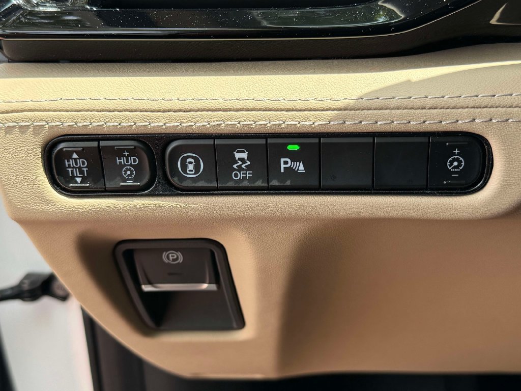 Certified 2024 Acura MDX w/ Advance Package AWD/4WD image 30
