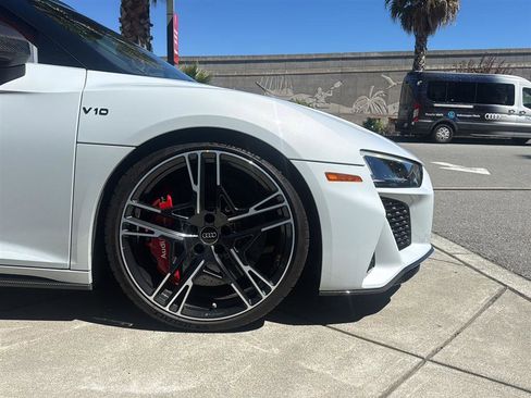 Used 2023 Audi R8 V10 performance image 11
