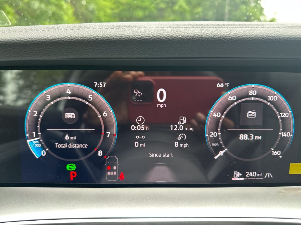 New 2026 Volkswagen Tiguan SE R-Line AWD/4WD image 13