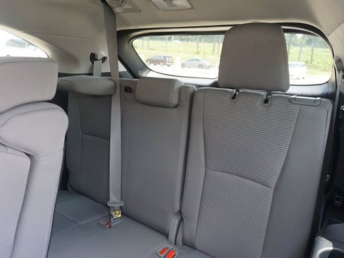 Used 2023 Toyota Highlander L FWD image 16