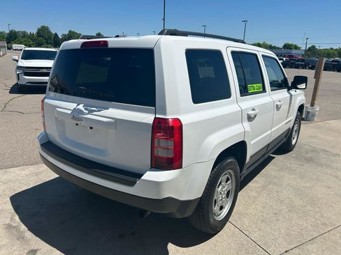 Used 2016 Jeep Patriot Sport w/ Power Value Group FWD image 5