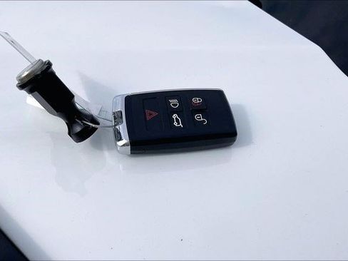 Used 2024 Land Rover Range Rover Sport Dynamic SE image 12