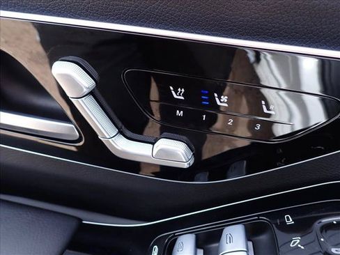 Used 2023 Mercedes-Benz S 500 4MATIC image 13