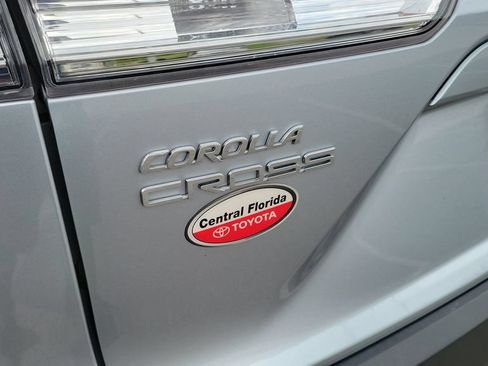 Used 2024 Toyota Corolla Cross LE FWD image 10