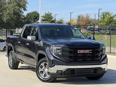 Used 2026 GMC Sierra 1500 SLT RWD image 2