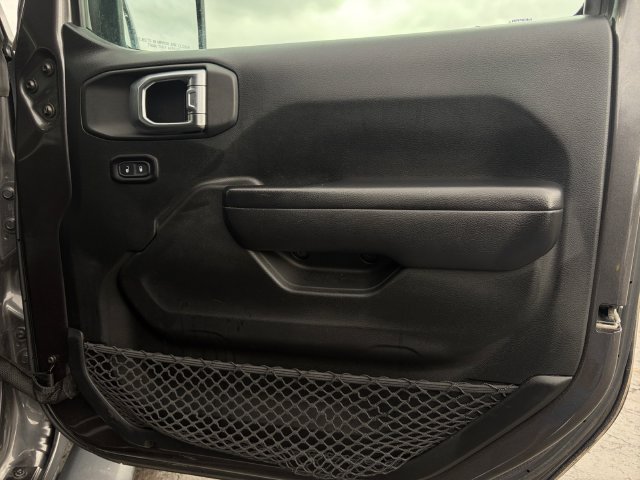 Used 2018 Jeep Wrangler Unlimited Sport S AWD/4WD image 16