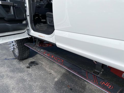 Used 2022 Ford F450 Platinum w/ FX4 Off-Road Package image 19