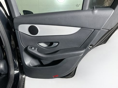 Used 2021 Mercedes-Benz GLC 300 image 30