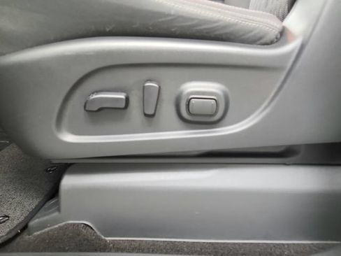 Used 2024 Nissan Titan SV w/ SV Convenience Package AWD/4WD image 20